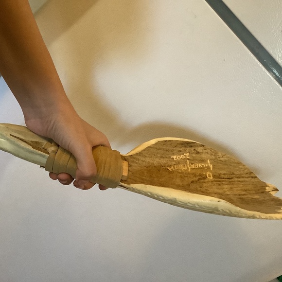 Indigenous turtle carving - Picture 3 of 5